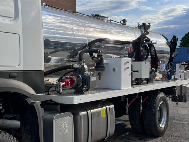 Hydrant cleaner pump and equipment deck