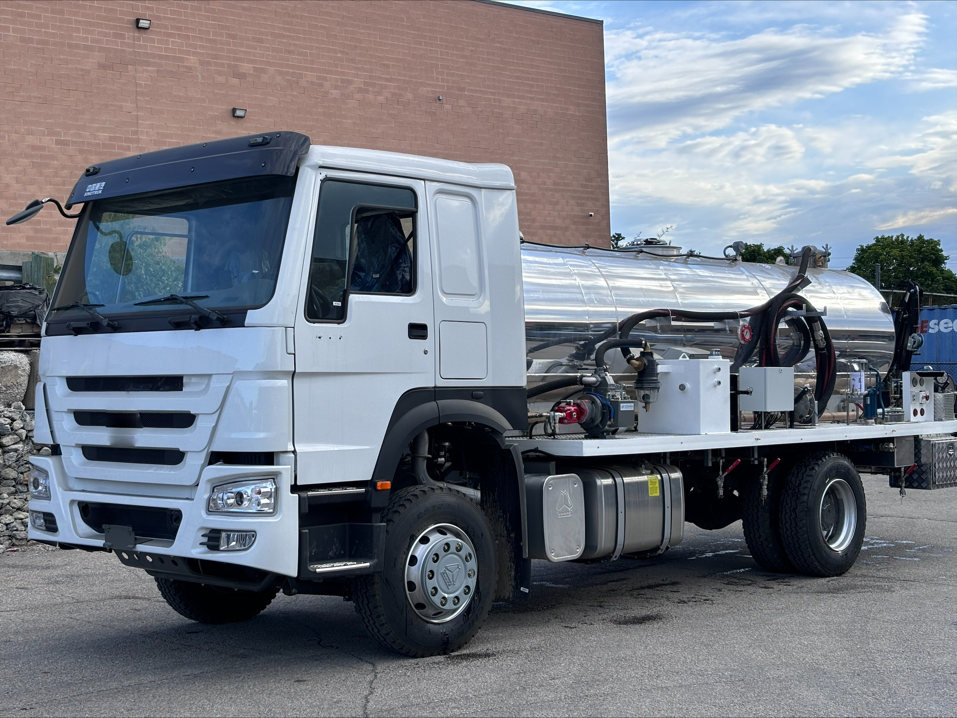 Hydrant Pit Cleaner & Fuel System Maintenance Equipment supplied by Lemico