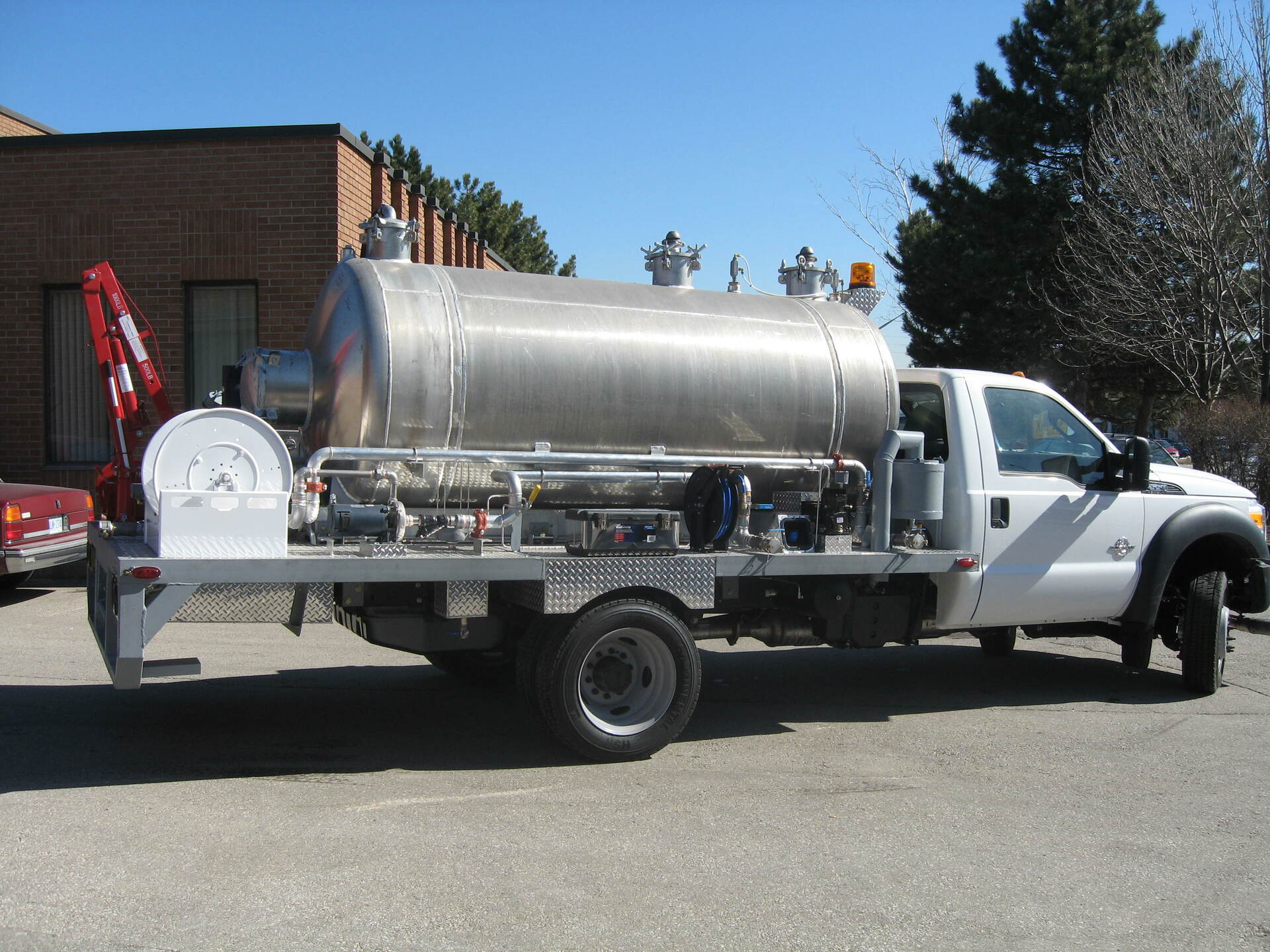 Hydrant cleaner truck full profile